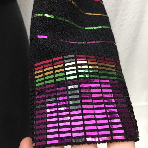 ST. JOHN Evening Crop Top Rainbow Flat Sequins Sz 2 - Picture 5 of 11